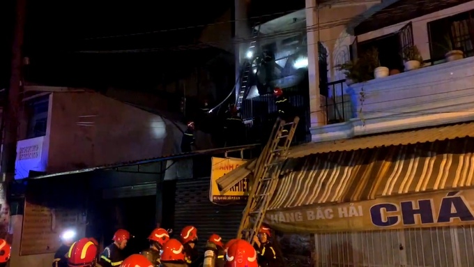 TP.HCM: Cháy căn nhà 2 tầng tại khu cư xá Bắc Hải khiến 5 người nhập viện