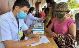 Đắk Nông: Khám, cấp phát thuốc miễn phí cho bà con Nhân dân bon Đắk Sắk