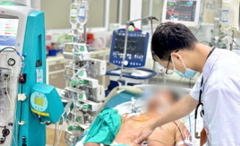 Ba ngày sau khi ăn tiết canh, người đàn ông tím toàn thân do liên cầu lợn