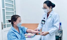 Nữ bệnh nhân nguy kịch khi dùng thực phẩm chức năng không rõ nguồn gốc