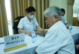 Hà Nội: Hơn 250 đối tượng chính sách được khám sức khỏe, cấp phát thuốc miễn phí