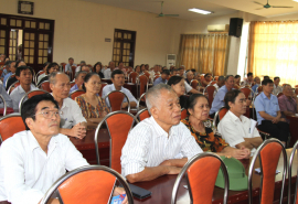 Huyện Thanh Trì, TP Hà Nội: Tư vấn sức khỏe và tặng quà người cao tuổi