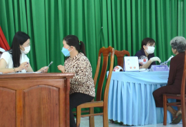 Lâm Đồng: Khám, phát thuốc và tư vấn các bệnh lý về mắt cho người cao tuổi tại huyện Cát Tiên