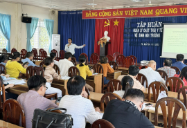 Tây Ninh: Tập huấn về quản lý chất thải y tế và vệ sinh môi trường