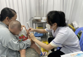 TP. HCM: 2.080 mũi vaccine 5 trong 1 đã được tiêm cho trẻ