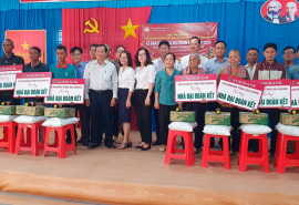 An Giang: Trao tặng 30 căn nhà Đại đoàn kết tại thị xã Tịnh Biên