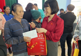 Gia Lai: Trao 1.000 suất quà Tết cho người nghèo tại huyện Mang Yang và Đak Đoa