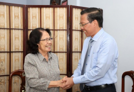 TP. HCM: Thăm và chúc mừng cán bộ lão thành ngành y tế nhân kỷ niệm 69 năm Ngày Thầy thuốc Việt Nam