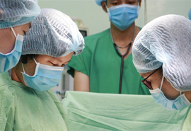 Cần Thơ: Phẫu thuật bóc tách thành công khối u xơ tử cung khổng lồ