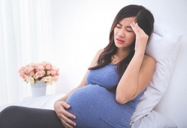 Cách giúp mẹ bầu giảm triệu chứng táo bón trong thai kỳ