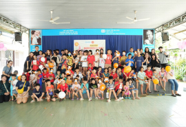 Trao tặng sách đến các em thiếu nhi tại Làng trẻ em SOS Gò Vấp TP. HCM