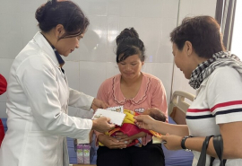 Thăm, tặng quà cho các bệnh nhi tại Bệnh viện Đa khoa tỉnh Đắk Nông