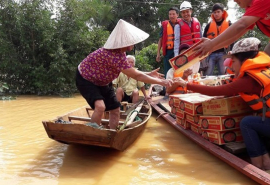 Đảm bảo an toàn đối với thực phẩm hỗ trợ người dân vùng bão, lũ