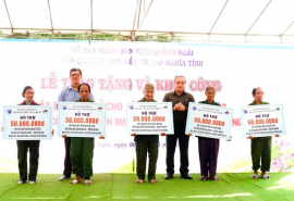 Quảng Ngãi: Trao tặng và khởi công xây dựng nhà ở cho hộ gia đình người có công với cách mạng thuộc diện hộ nghèo, cận nghèo