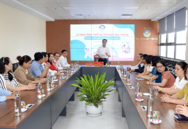 Thừa Thiên Huế: Trao tặng và hướng dẫn sử dụng thiết bị tầm soát ung thư vú cầm tay