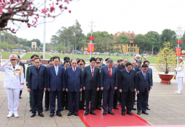 Lãnh đạo Đảng, Nhà nước vào Lăng viếng Chủ tịch Hồ Chí Minh nhân kỷ niệm 95 năm Ngày thành lập Đảng