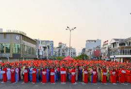 An Giang: 1.500 người tham gia ngày hội, diễu hành tôn vinh áo dài truyền thống Việt Nam