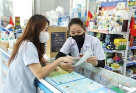 Đưa thông tin lên hóa đơn và web, FPT Long Châu trao quyền tự bảo vệ sức khỏe cho người dân