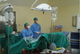 Phẫu thuật HoLEP giúp bệnh nhân lớn tuổi thoát cảnh tiểu không kiểm soát sau 8 năm chịu đựng
