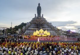 Núi Bà Đen cung nghinh xá lợi Đức Phật từ Ấn Độ trong đại lễ Vesak 2025