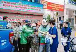 'Ngàn chai nước – Vạn yêu thương': Dược sĩ Long Châu lan tỏa hành động đẹp giữa mùa nắng nóng