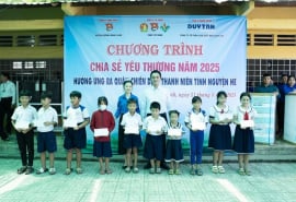 Chia sẻ yêu thương đến với học sinh và người nghèo Tây Ninh