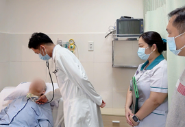 Nội soi gắp dị vật đường thở, cứu sống cụ ông 86 tuổi