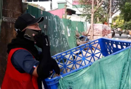 Nắng nóng khắc nghiệt, người lao động ngoài trời đối mặt rủi ro mất nước, sốc nhiệt