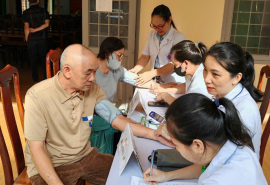 Đắk Lắk: Trạm Y tế phường Tân Tiến tổ chức khám, tư vấn sức khỏe cho người cao tuổi