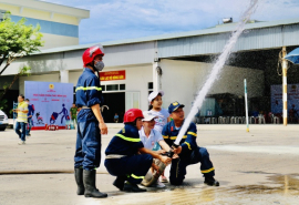 TP. Đà Nẵng hướng dẫn kỹ năng PCCC và CNCH với phương tiện, thiết bị thực tế