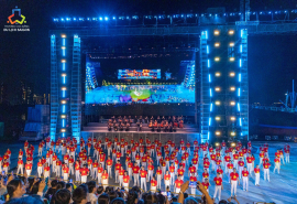 Sinh viên trường Cao đẳng Du lịch Sài Gòn góp mặt tại đại nhạc kịch khai mạc Lễ hội sông nước TP. HCM lần 2 năm 2024