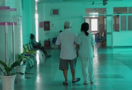 27 tuổi, suy thận giai đoạn cuối vì nước ngọt và thói quen thức khuya