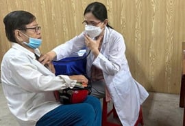 Cần Thơ: Phường Xuân Khánh tổ chức khám, tư vấn sức khỏe và cấp phát thuốc miễn phí cho người cao tuổi
