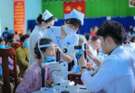 Vĩnh Long: Gần 400 người cao tuổi, hoàn cảnh khó khăn được khám, cấp thuốc miễn phí