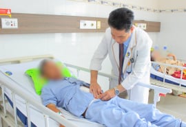 Thủng ruột vì nuốt phải vỏ thuốc nhựa sắc cạnh