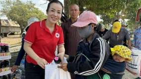 Gia Lai: Tặng 300 suất quà cho hộ nghèo ở huyện Kông Chro