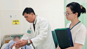 Cần Thơ: Điều trị thành công cho một bệnh nhân không đi lại được do biến chứng của tai nạn