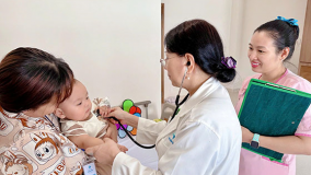 Cứu thành công bé trai 9 tháng tuổi bị viêm phổi nặng