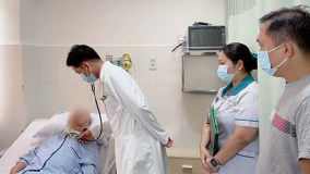 Nội soi gắp dị vật đường thở, cứu sống cụ ông 86 tuổi