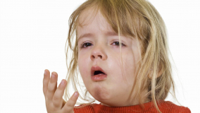 Trẻ 4 tuổi bị nôn do ăn không tiêu: Những cách khắc phục cho bố mẹ tham khảo
