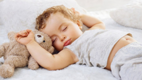Xử lý tình trạng trẻ sơ sinh ngủ hay bị lặn lộn để không bị quấy khóc 