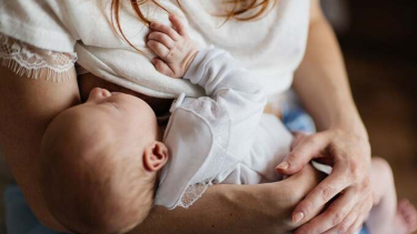 Lợi ích của sữa mẹ và những yếu tố ảnh hưởng đến sữa mẹ