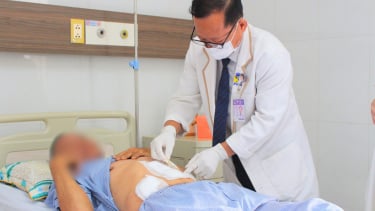 Người đàn ông 57 tuổi phải mổ cấp cứu do tắc ruột vì bã thức ăn