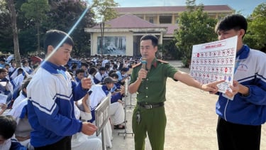 Gia Lai: Hơn 400 học sinh được tuyên truyền về an toàn giao thông và an ninh mạng