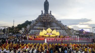 Núi Bà Đen cung nghinh xá lợi Đức Phật từ Ấn Độ trong đại lễ Vesak 2025