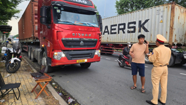 TP. HCM: Cảnh sát giao thông An Sương xử lý nhiều xe khách vi phạm qua thiết bị giám sát hành trình