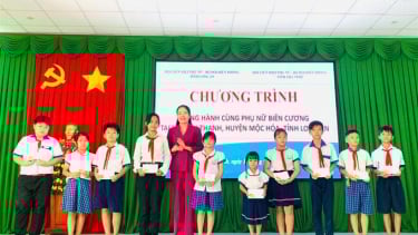 Tổng kết chương trình “Đồng hành cùng phụ nữ biên cương” tại Long An