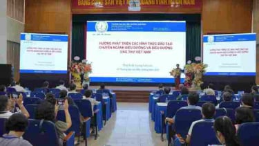 Đề xuất nâng cao đãi ngộ và môi trường làm việc cho điều dưỡng