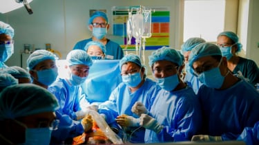 Bệnh viện tại Việt Nam thực hiện thành công thông tim bào thai phức tạp cho sản phụ người Singapore