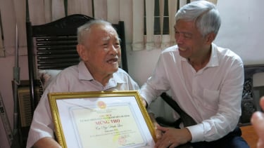 TP. HCM: Thăm, chúc thọ người cao tuổi tiêu biểu